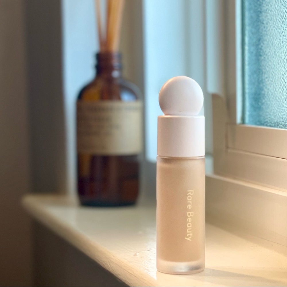 Rare Beauty Liquid Touch Brightening Concealer 250W